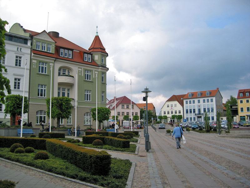 Kreisstadt Bergen Liegt Im Zentrum Der Insel R gen Kreisstadt Bergen Liegt Im Zentrum Der Insel R gen