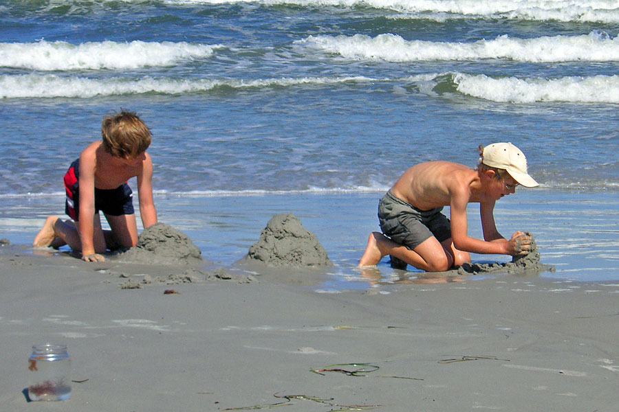 Kleine jungs am fkk strand