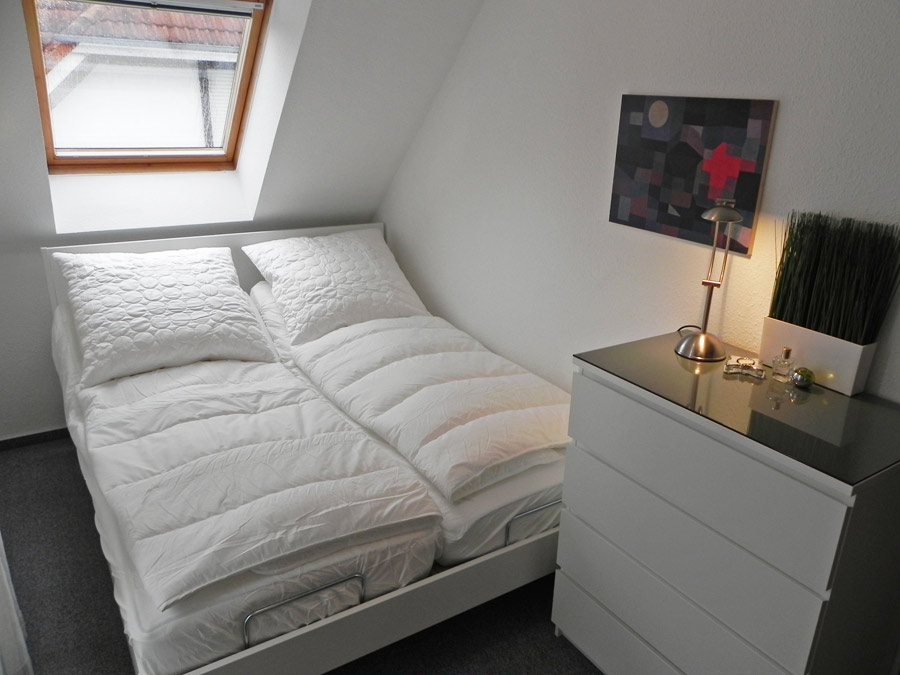 Zweites Schlafzimmer mit Doppelbett ...